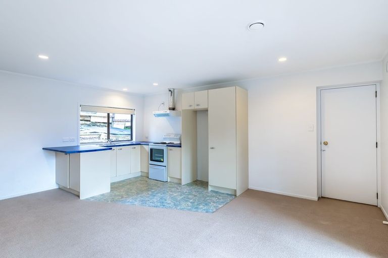 Photo of property in 20 Portsea Place, Chatswood, Auckland, 0626
