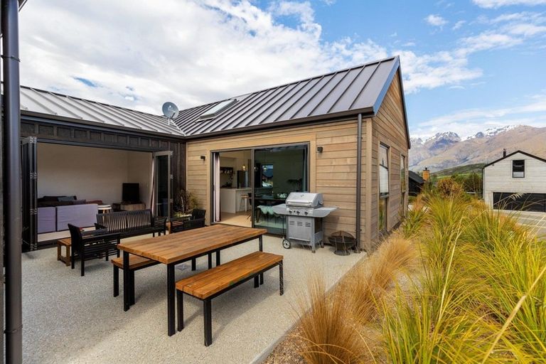 Photo of property in 4 Polperro Court, Jacks Point, Queenstown, 9371