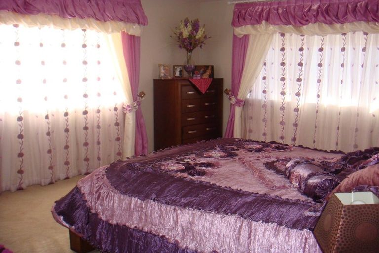 Photo of property in 12 Stubbs Place, Fairview Heights, Auckland, 0632