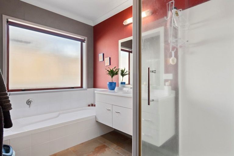 Photo of property in 2 Condor Drive, Pyes Pa, Tauranga, 3112