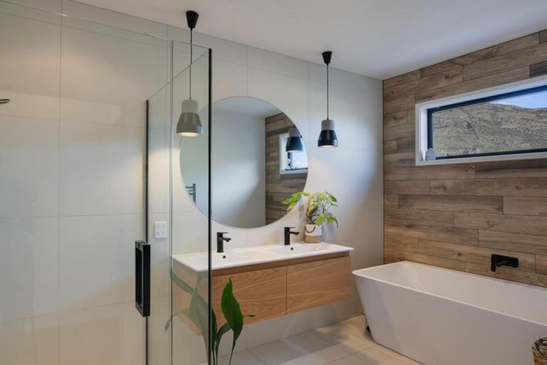 Photo of property in 6 Sandford Terrace, Lower Shotover, Queenstown, 9304