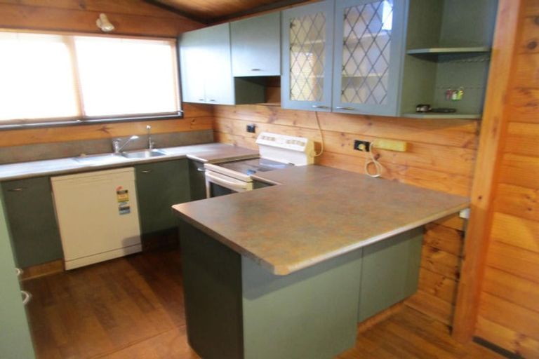 Photo of property in 21 Oriwa Street, Waikanae, 5036