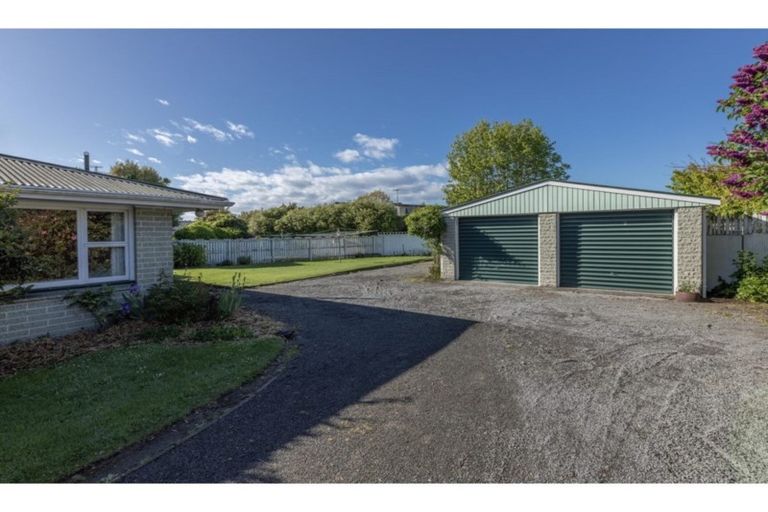 Photo of property in 49 Maidstone Road, Ilam, Christchurch, 8041