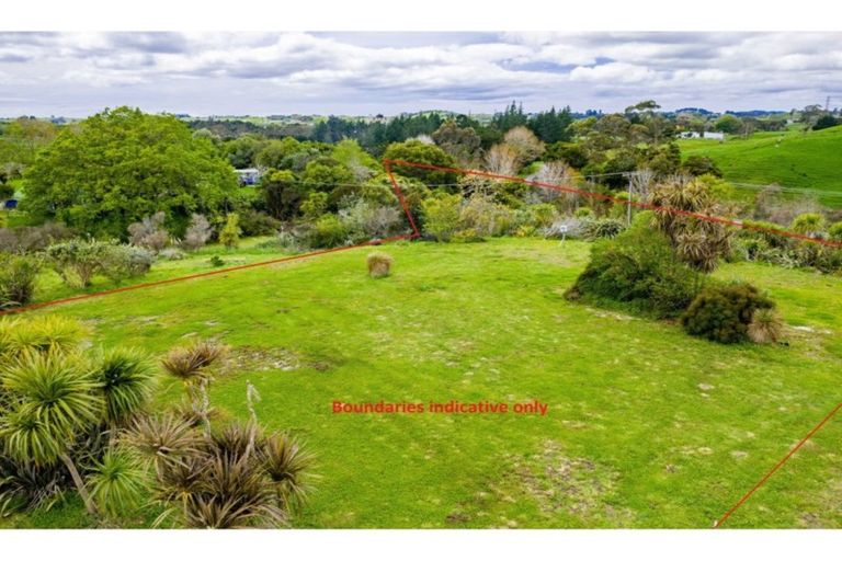 Photo of property in 126 Oneriri Road, Kaiwaka, 0573