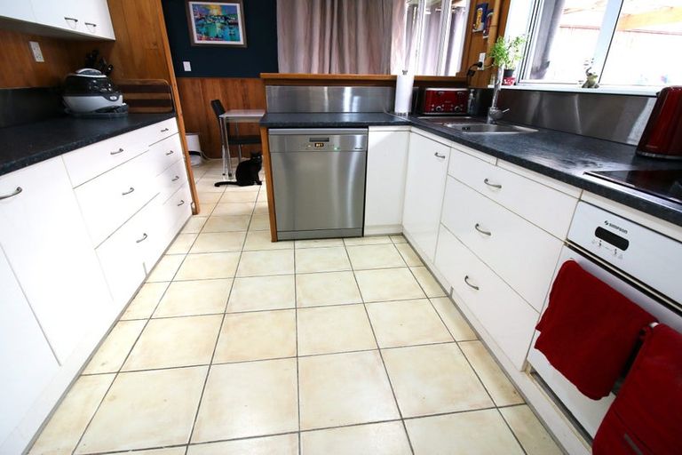 Photo of property in 8 Nicolas Avenue, Glen Eden, Auckland, 0602