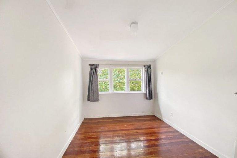 Photo of property in 99 Seabrook Avenue, New Lynn, Auckland, 0600