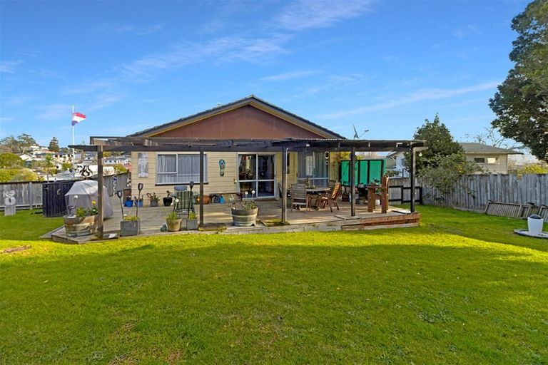 Photo of property in 21 Pankhurst Place, Sunnyvale, Auckland, 0612