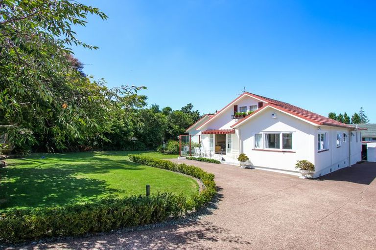 Photo of property in 6 Parker Avenue, New Lynn, Auckland, 0600