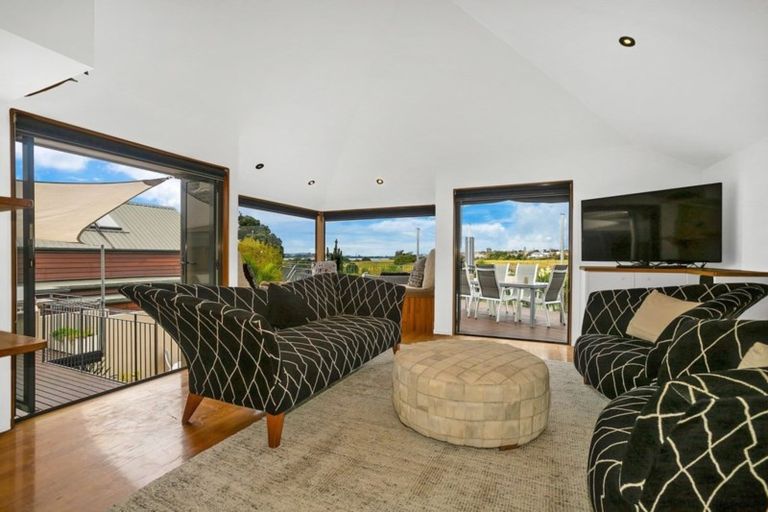 Photo of property in 8 Lister Street, Point Chevalier, Auckland, 1022