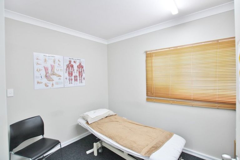 Photo of property in 29 Midhurst Avenue, Henderson, Auckland, 0612