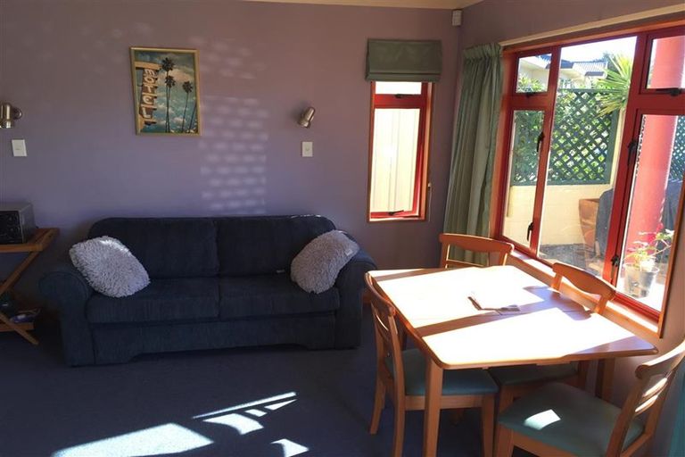 Photo of property in 9 Convent Road, Bluff Hill, Napier, 4110