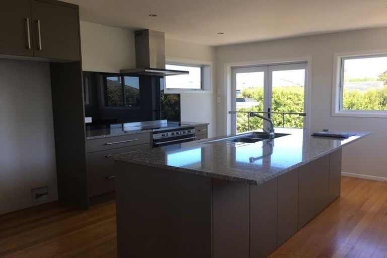 Photo of property in 44 Montgomery Avenue, Belmont, Auckland, 0622