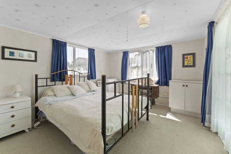 Photo of property in 11 Rata Street, Otaki Beach, Otaki, 5512