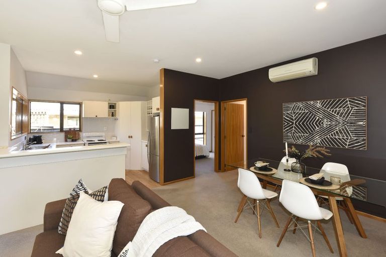 Photo of property in 2/310 Withells Road, Avonhead, Christchurch, 8042