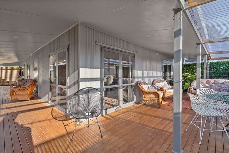 Photo of property in 79 Regent Street, Martinborough, 5711