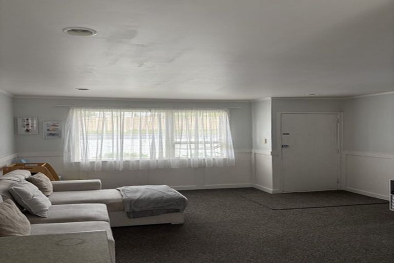 Photo of property in 1/10 Agincourt Street, Glenfield, Auckland, 0629