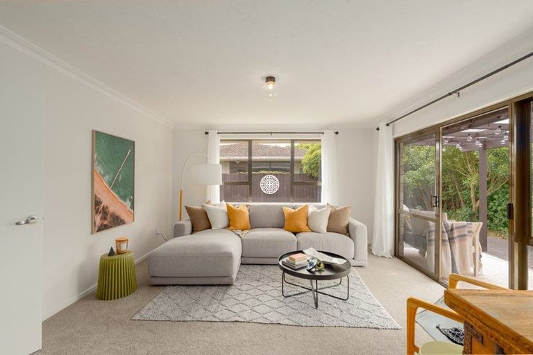 Photo of property in 1/52a Aorangi Road, Bryndwr, Christchurch, 8053