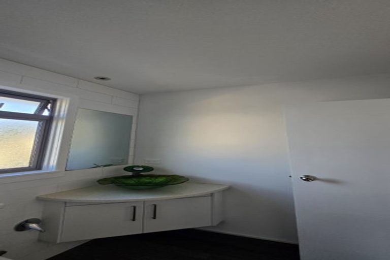 Photo of property in 63 Carlisle Road, Torbay, Auckland, 0630