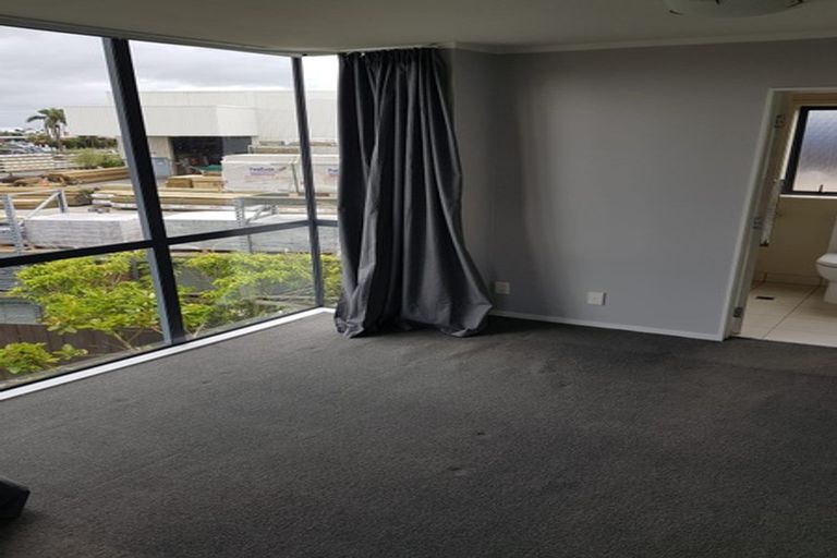 Photo of property in 1a/8 Crown Lynn Place, New Lynn, Auckland, 0600