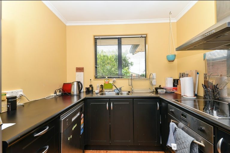 Photo of property in 181 Old Farm Road, Hamilton East, Hamilton, 3216