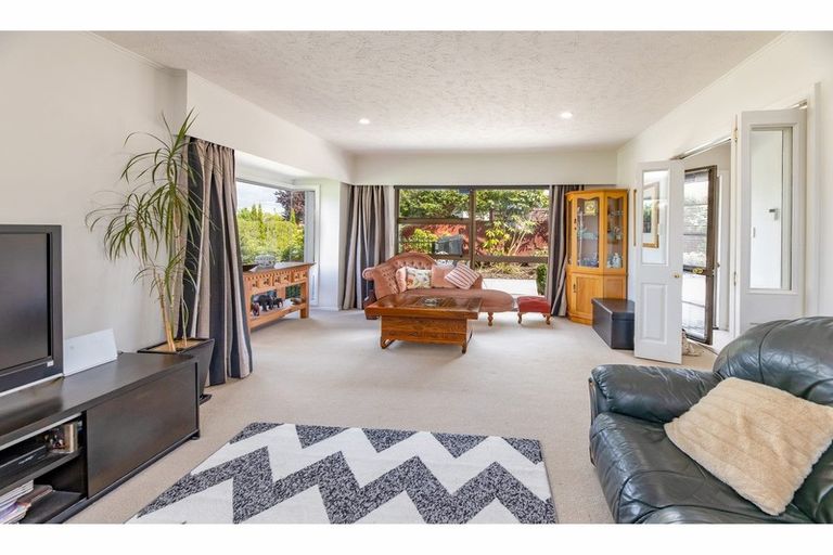 Photo of property in 24 Birkenhead Street, Avonhead, Christchurch, 8042