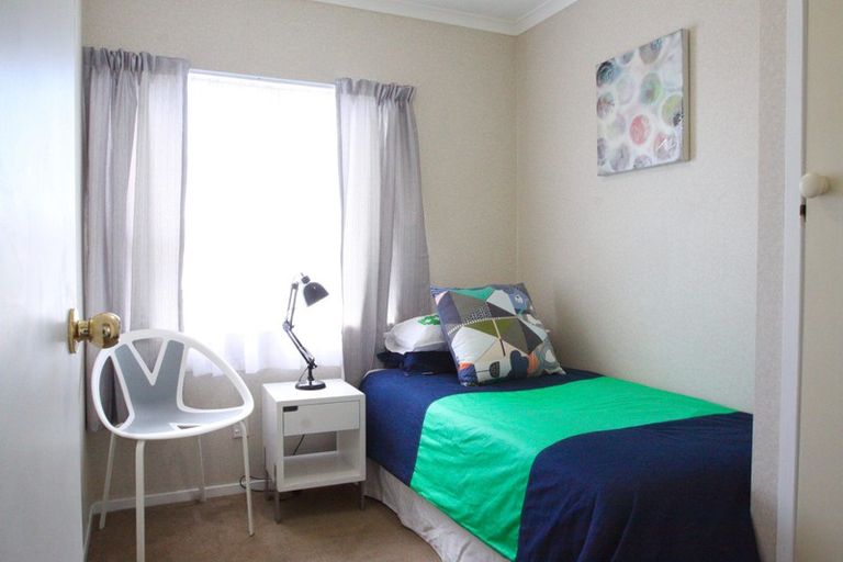 Photo of property in 42 Elliston Crescent, Stanmore Bay, Whangaparaoa, 0932