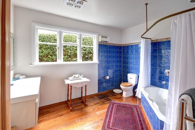 Photo of property in 1 Alison Crescent, Belleknowes, Dunedin, 9011