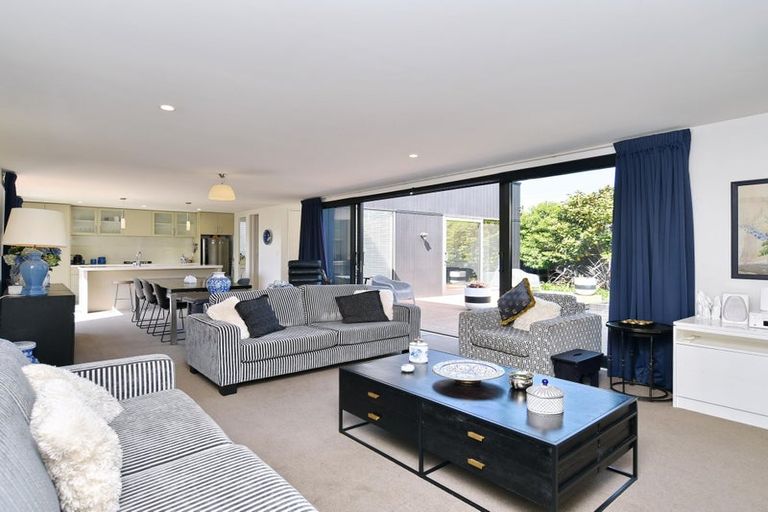 Photo of property in 102 Hills Road, Edgeware, Christchurch, 8013