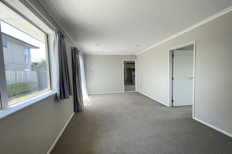 Photo of property in 72 Prince Regent Drive, Half Moon Bay, Auckland, 2012