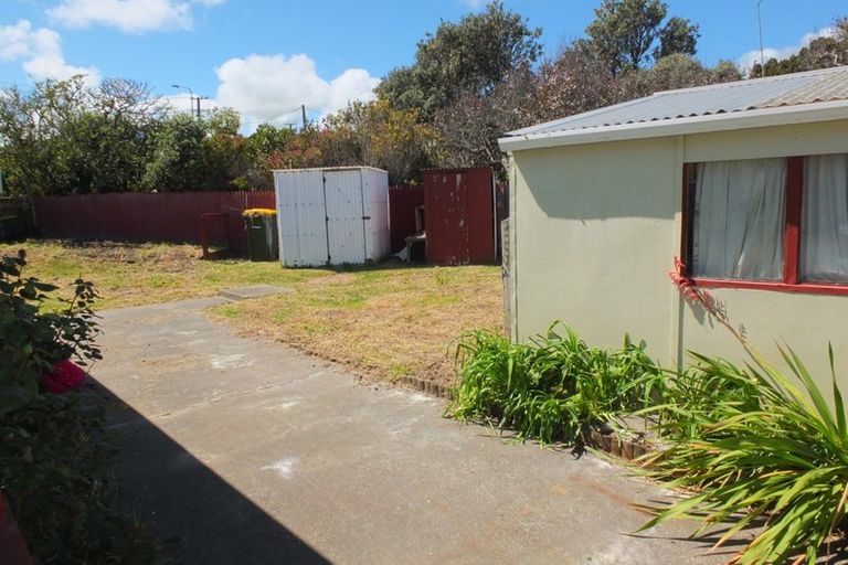 Photo of property in 19 Nash Parade, Foxton Beach, Foxton, 4815
