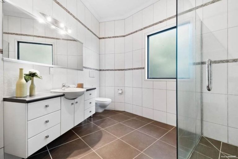 Photo of property in 52 Shelter Drive, Greenhithe, Auckland, 0632