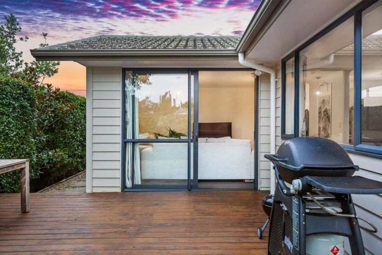 Photo of property in 169j Colwill Road, Massey, Auckland, 0614