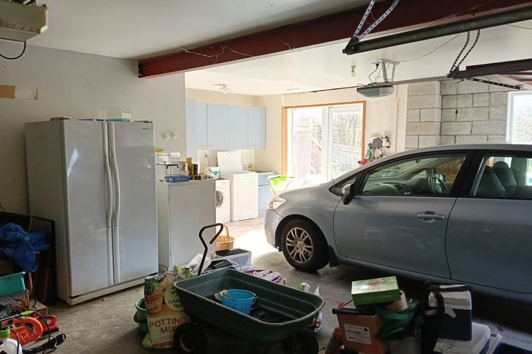 Photo of property in 16 Furneaux Grove, Whitby, Porirua, 5024