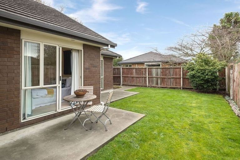 Photo of property in 9a Shaftesbury Street, Avonhead, Christchurch, 8042