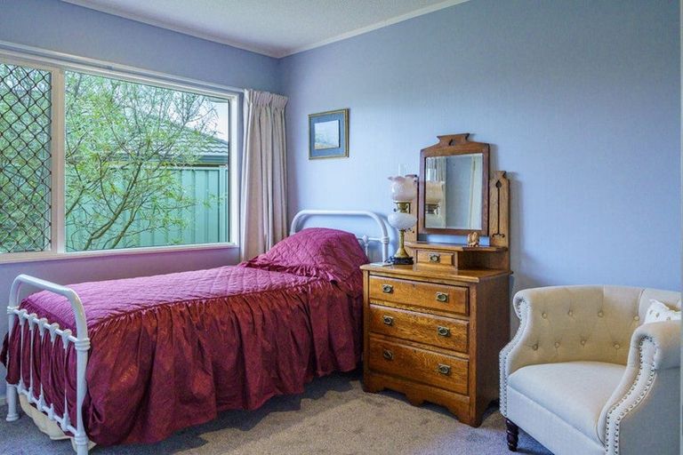 Photo of property in 11b Cheval Place, Taradale, Napier, 4112