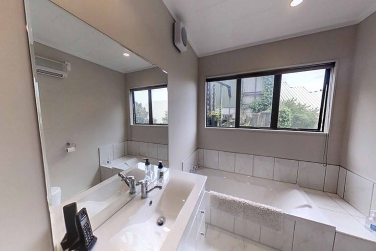 Photo of property in 135 Priestley Terrace, Bluff Hill, Napier, 4110