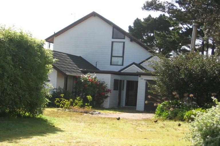 Photo of property in 35 Courtney Place, Pauanui, Hikuai, 3579