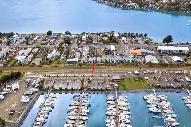 Photo of property in 8 Marina View, Paremata, Porirua, 5026