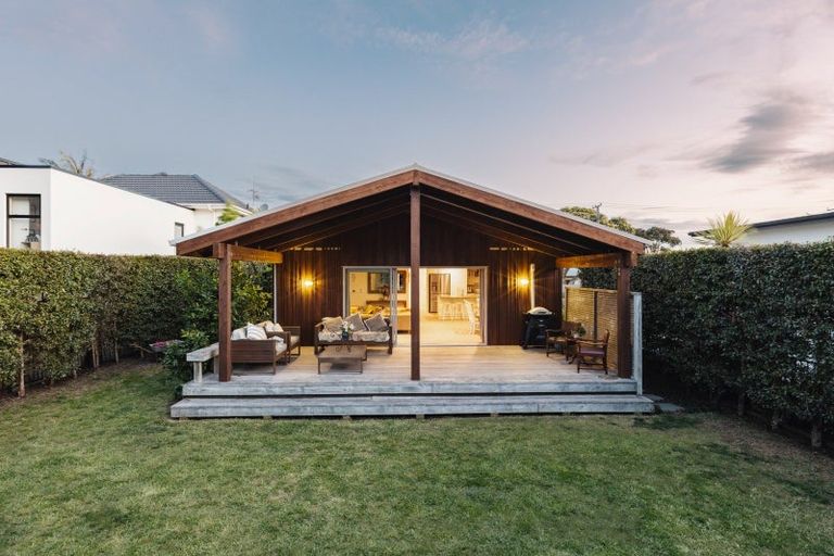 Photo of property in 25 Grove Avenue, Mount Maunganui, 3116