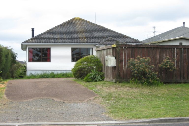 Photo of property in 1370 Whangaparaoa Road, Army Bay, Whangaparaoa, 0930
