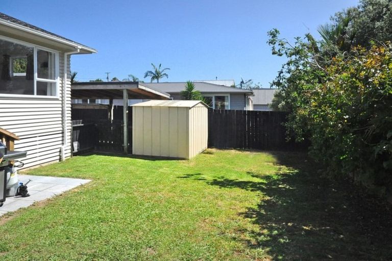Photo of property in 86a Sylvan Crescent, Te Atatu South, Auckland, 0610