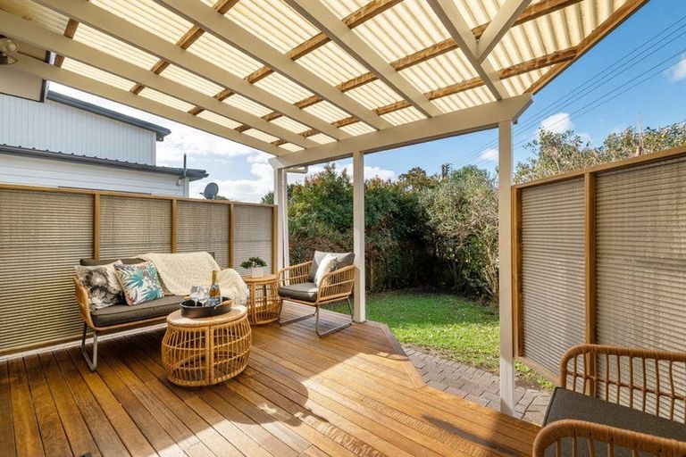 Photo of property in 1/137 Nile Road, Milford, Auckland, 0620
