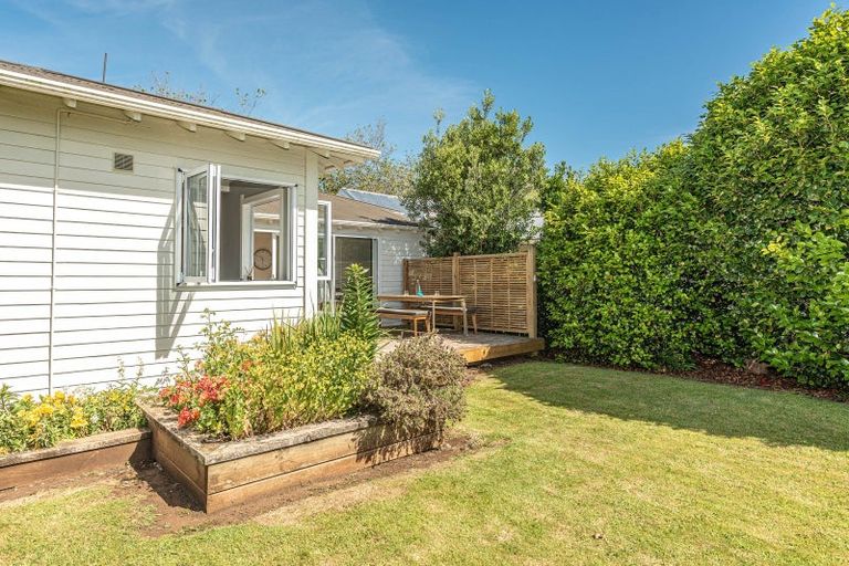 Photo of property in 2 Godwin Crescent, College Estate, Whanganui, 4500