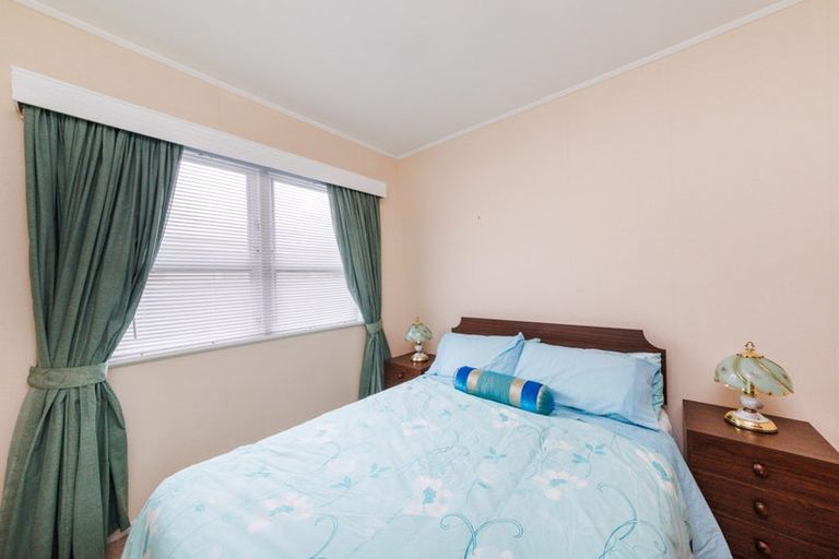 Photo of property in 18 Tararua Terrace, Cloverlea, Palmerston North, 4412