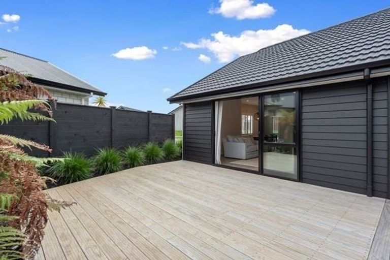 Photo of property in 14 Lewis Way, Cambridge, 3434