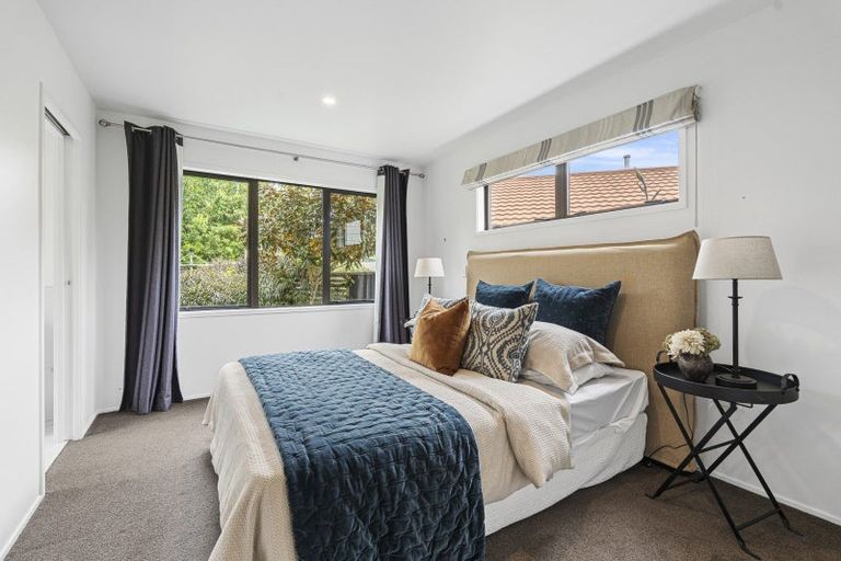 Photo of property in 6 Honnor Place, Hurdon, New Plymouth, 4310