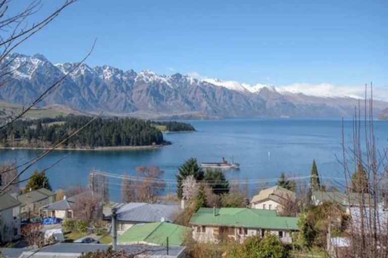 Photo of property in 18 Lomond Crescent, Queenstown, 9300