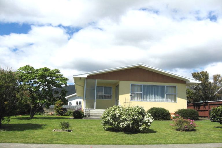 Photo of property in 32 Fergusson Street, Stoke, Nelson, 7011