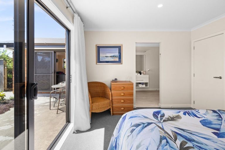 Photo of property in 4b Read Crescent, Clive, 4102