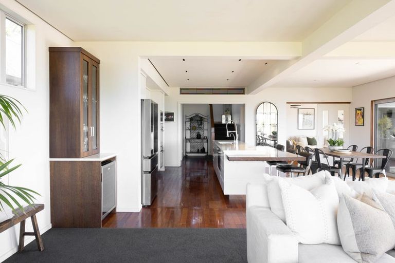 Photo of property in 12 George Street, Hospital Hill, Napier, 4110